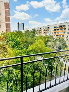 Μπαλκόνι ή βεράντα στο Charming, Sunny & Brand new flat