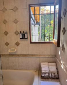 Phòng tắm tại Hotel Boutique Heura Petit