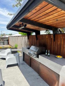 Χώρος καθιστικού στο Modern Retreat, Outdoor BBQ, 4BR in Central Twizel