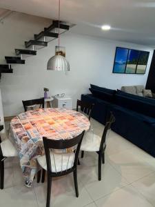 Posezení v ubytování Casa super confortável para você e sua família, próximo a praia
