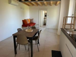 Kuchyň nebo kuchyňský kout v ubytování Agriturismo Corte Bonetti - Appartamento i Cipressi