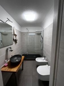 Ένα μπάνιο στο Al Castello