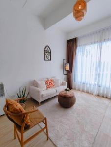 Χώρος καθιστικού στο Chaota Modern House