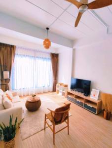 Μια τηλεόραση ή/και κέντρο ψυχαγωγίας στο Chaota Modern House