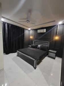 Imagem da galeria de Elevate Your Living Experience in zameen Opal Apartments em Lahore