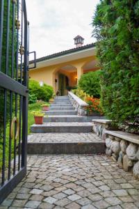 O grădină în afara La Sosta Ossolana