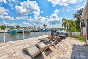 Fotografie z fotogalerie ubytování Hernando Beach Gulf Access, Dock & Heated Pool v destinaci Hernando Beach