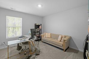 TV a/nebo společenská místnost v ubytování Beautiful New Townhome 25 mins from Metro Atlanta