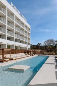 Bazén v ubytování Marina Resort nebo v jeho okolí