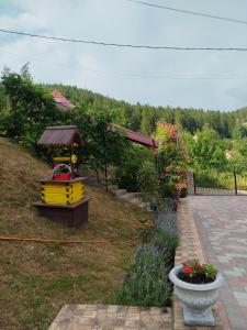 Vườn quanh Лісова казка