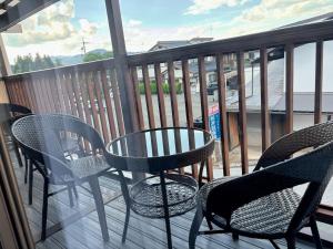 Balkón nebo terasa v ubytování T301 Townhouse with a view of Sakurayama Hachimangu Stay 6 people