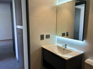 Ένα μπάνιο στο 2H1B I Ñuñoa I Con Estacionamiento