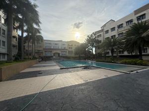 Πισίνα στο ή κοντά στο Cypress 108