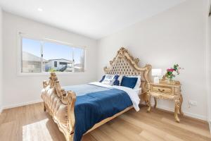 Ένα ή περισσότερα κρεβάτια σε δωμάτιο στο Scarborough Shores - Waterfront +8 φωτογραφίες