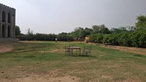 Un jardín fuera de Hotel Golden Jaisal 17 fotos más