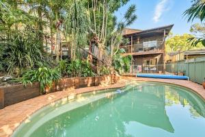 Kolam renang di atau dekat dengan Yarra Flynns Beach - family home with pool & spa