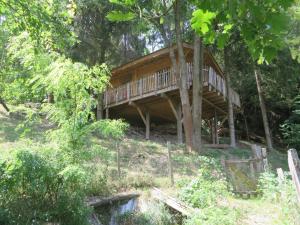 Gallery image of La Cabane aux Sapins in Ratières