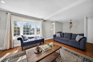 Istumisnurk majutusasutuses Stylish Downtown Retreat Steps to NYC Duplex