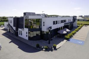 an overhead view of a building with a courtyard at Platynowa in Września