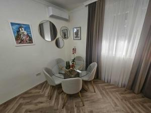 Posezení v ubytování Stay Point Jerry - Podgorica City Apartment
