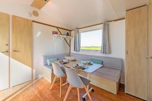 Φωτογραφία από το άλμπουμ του Mobil home Ty Reuniou - Vue mer σε Keranniou