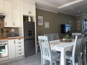 Afbeelding uit fotogalerij van Pinnacle Golf Villa 24-3 in DʼAlmeida +9 foto's