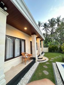Κήπος έξω από το Bali Tropical and Relax