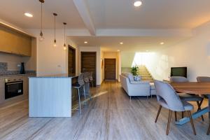 Kuchyň nebo kuchyňský kout v ubytování La Stuga del Mar - Walk to Portillo Beach, Terrenas