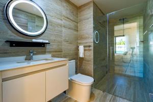 Koupelna v ubytování La Stuga del Mar - Walk to Portillo Beach, Terrenas + 25 fotografií