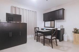 Kuchyň nebo kuchyňský kout v ubytování Propiedad Residences Makati