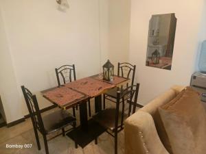 Posezení v ubytování supreme living apartments with well equipped gym swimming pool ample parking area, children playing ground and amazing scenic views + 7 fotografií