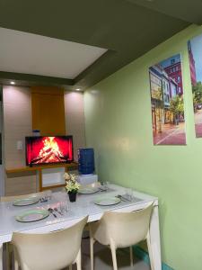 Μια τηλεόραση ή/και κέντρο ψυχαγωγίας στο One Oasis Davao Condiminium