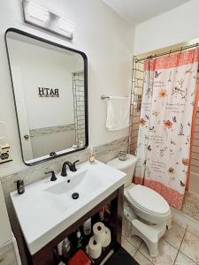 Ένα μπάνιο στο Crystal River Retreat with Salt Water Pool