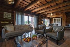 Χώρος καθιστικού στο Chalet Serenity, Liézey - Gérardmer 9p - Spa