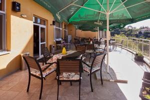 Gallery image of Хотел "Божур" in Mineralni Bani