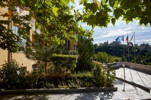 Gallery image of Хотел "Божур" in Mineralni Bani