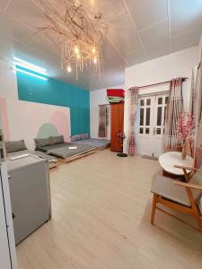 Η κουζίνα ή μικρή κουζίνα στο Rose Homestay