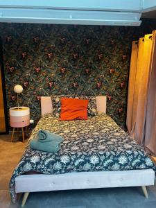 Ένα ή περισσότερα κρεβάτια σε δωμάτιο στο Chambre spacieuse Like&love de Marine