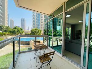 Balkón nebo terasa v ubytování Residences 1 Tower 5 E2 - 2BR Apartment - Allsopp & Allsopp