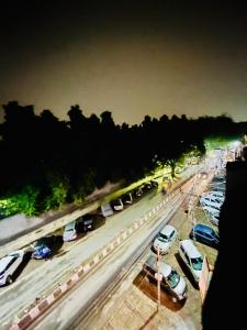 Fotografie z fotogalerie ubytování Kings Court Hotel Panchsheel Park v destinaci Jāmb