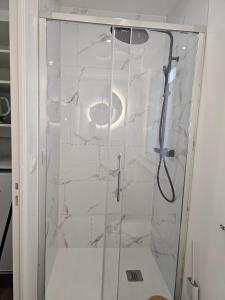 Koupelna v ubytování Cosy appartement 45m2 vu et accès jardin commun + 10 fotografií