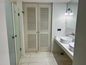 Et badeværelse på Akmerkez Residence + 14 billeder