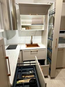 Dapur atau dapur kecil di LV Desiree Loft by Pipera +13 gambar