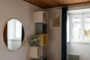Bilik mandi di Charming Studio apartment in Penedo, Sintra