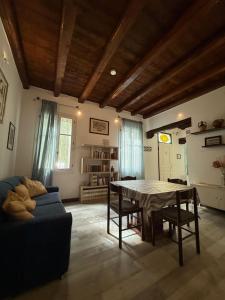 Η κουζίνα ή μικρή κουζίνα στο Villetta Emi