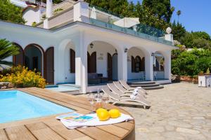 Πισίνα στο ή κοντά στο Villa La Baika by MyVillaCollection