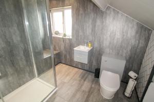 Vannituba majutusasutuses Myrtle Cottage, Cotehill, near Carlisle +4 fotot