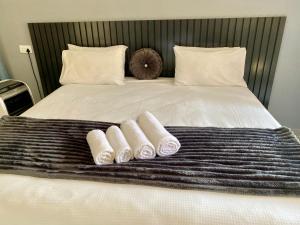 Imagen de la galería de Executive studio apartment near the airport - 2320, en Highlands