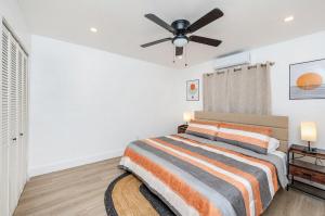 Voodi või voodid majutusasutuse Rest & Explore Miami's Best - Unit C toas