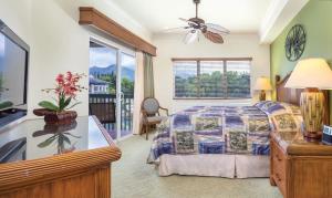 En eller flere senge i et værelse på Bali Hai Resort - 2BR Apartment with Resort Access